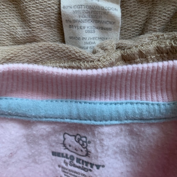 Hello Kitty by Sanrio Pink Sweatshirt (3T) w Beige Pants (4) fit like 3 Preloved - Picture 4 of 5